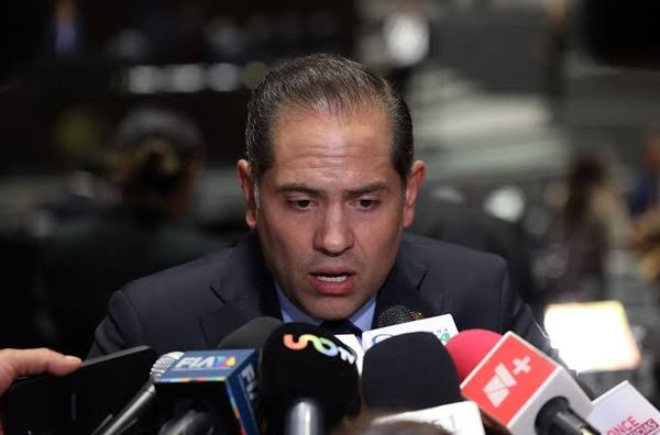 Bolaños-Cacho respalda doble nacionalidad y pide debate serio.