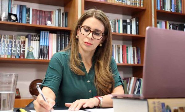 La Opinión de Carolina Viggiano. Hidalgo: El informe que la realidad grita. Por Alma Carolina Viggiano Austria