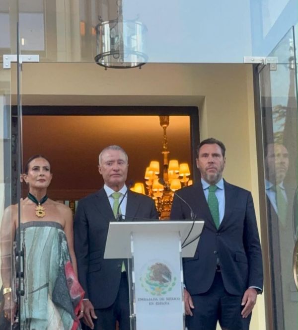 Gasta 50 mil euros el embajador de México en España para Grito VIP