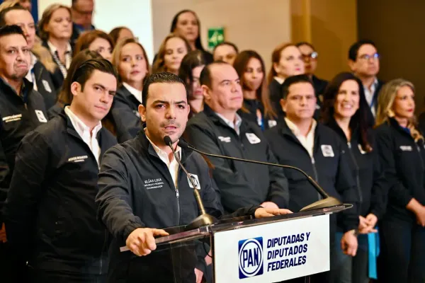Exhibe PAN con tómbola deuda y fallas de Ley de Ingresos