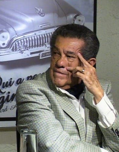 El Cristalazo. Autonomía y futbol “de la patada”. Por Rafael Cardona