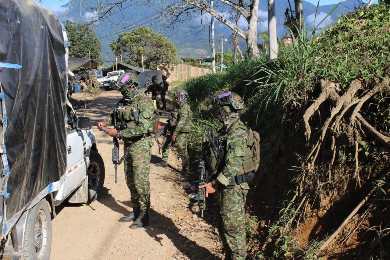 Soldiers Kidnapped by Citizens in Cauca