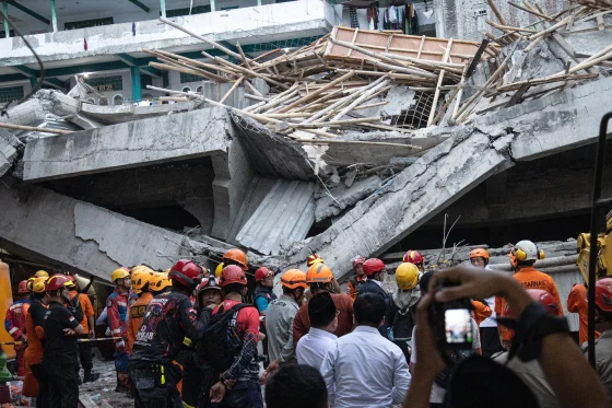 91 Remain Buried In Rubble Two Days After School Collapse In Indonesia