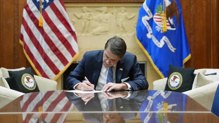 DOJ Reclassifies Medical Marijuana At The State Level