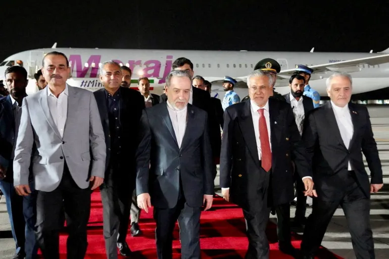 Iranian Foreign Minister Returns To Pakistan For U.S. Peace Talks