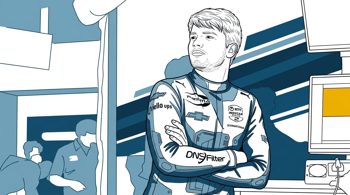 En grafisk illustration av en ung man i racingdräkt med korsade armar, i profil mot ett garage med bildskärmar.