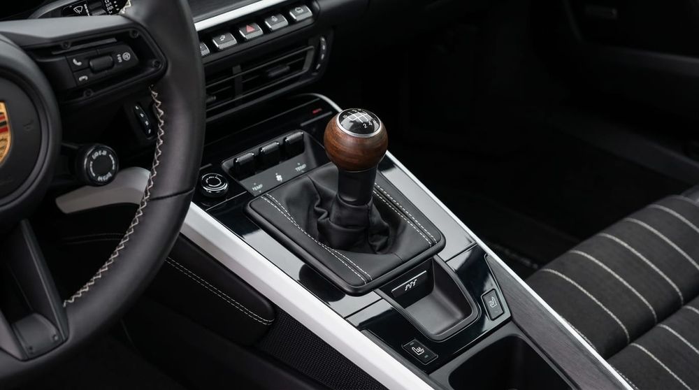 Porsche promises U.S. manuals into the next decade