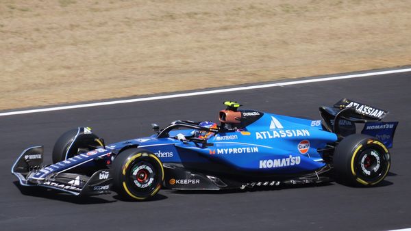 Williams confirms Alex Albon for 2027