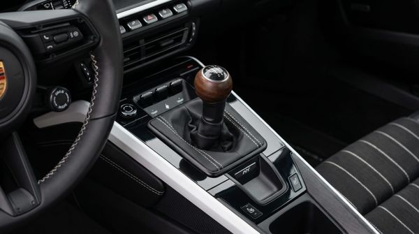 Porsche promises U.S. manuals into the next decade