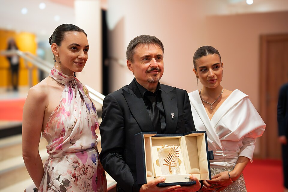 Cristian Mungiu after the awards press conference for the 2026 Cannes Film Festival. By Jaipuriyaladka&nbsp;/&nbsp;WikiPortraits, CC BY-SA 4.0, https://commons.wikimedia.org/w/index.php?curid=192737204