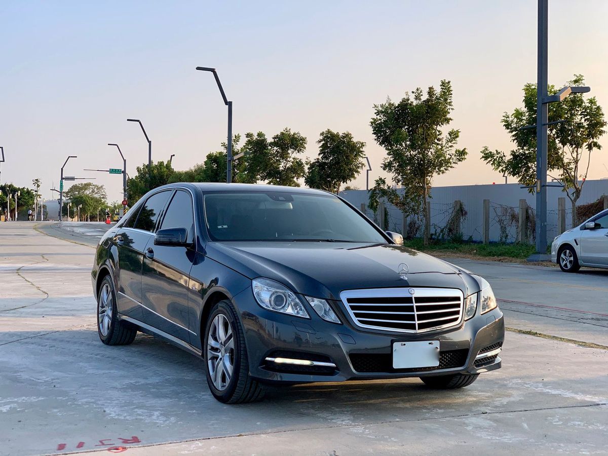 No.57. 2012年式 W212 E250 深灰色 BlueEFFICIENCY Avantgarde（已售出）
