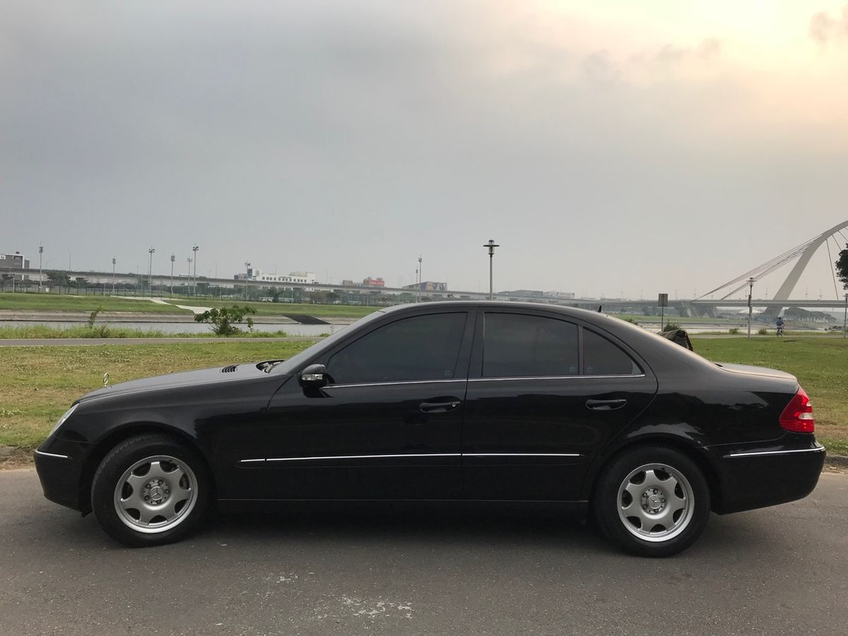 2006 Benz W211 E200K 黑色