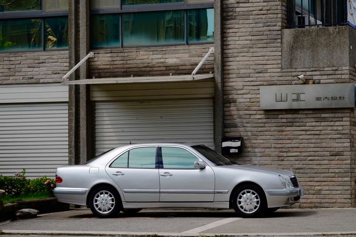 No.13 售2001款 W210 E280 elegance 銀色 （已售出）