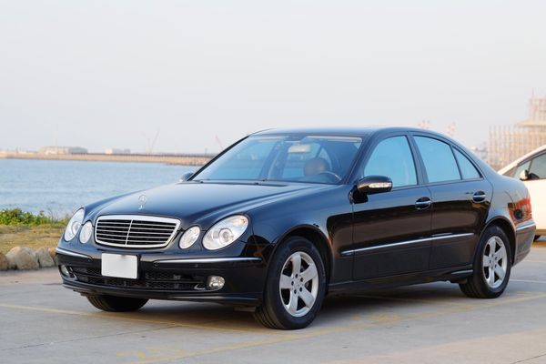 NO.80. 2005 W211 E350 AVANTGARDE 黑色 (已售出）