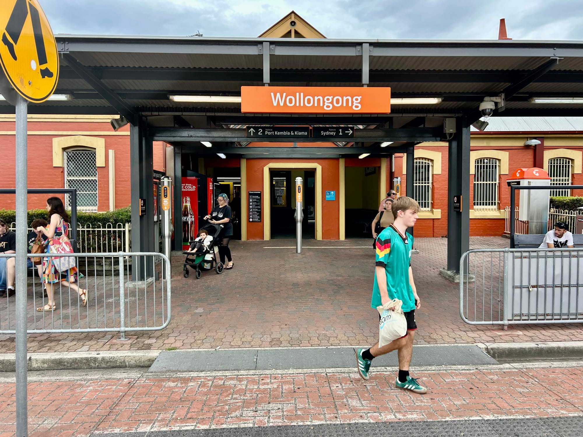 Council criticises 'degraded' state of Wollongong Station and  lack of action on 'vulnerable' Windang Bridge