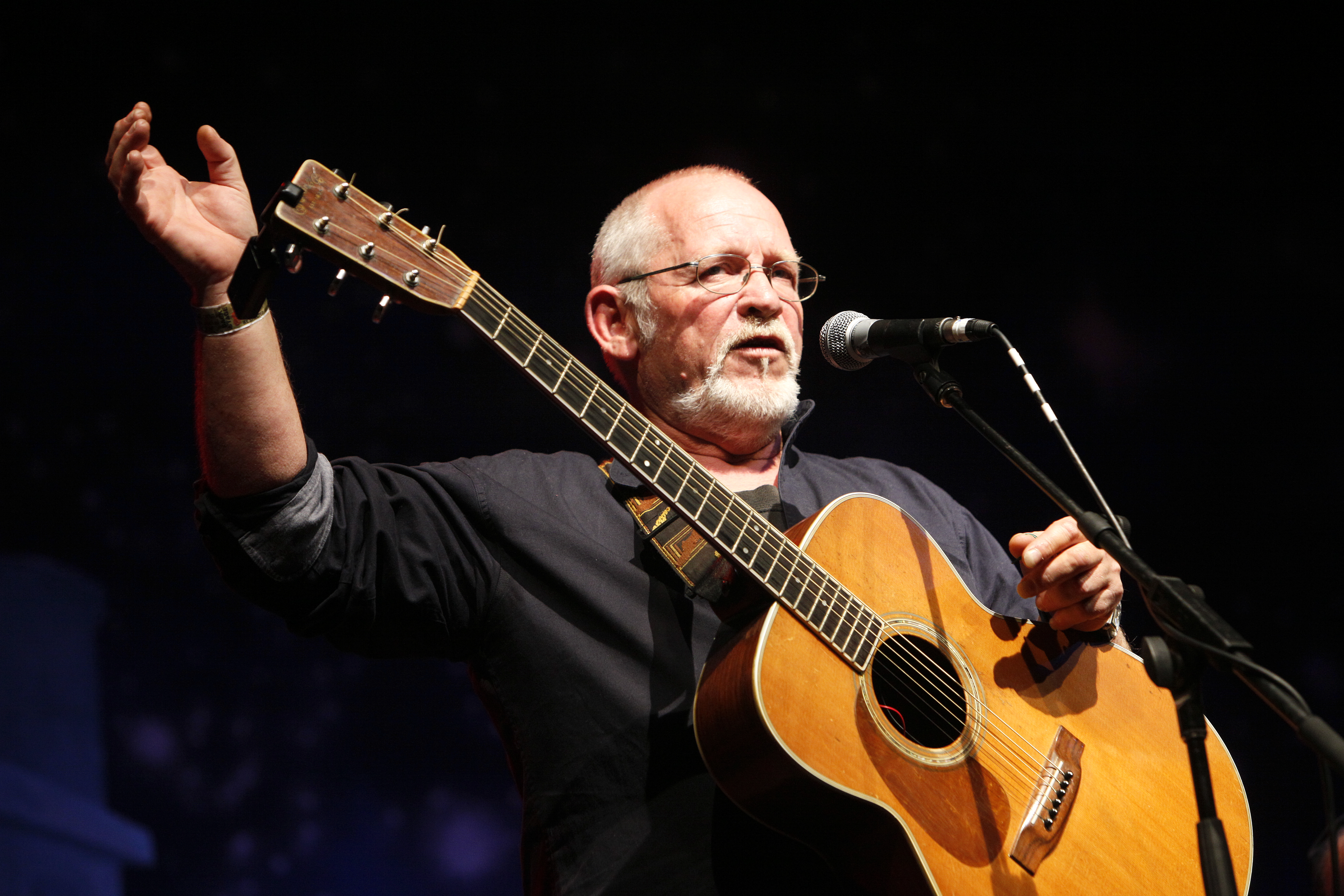 Eric Bogle, 80, returns to Illawarra Folk Festival with songs of a lifetime  post image