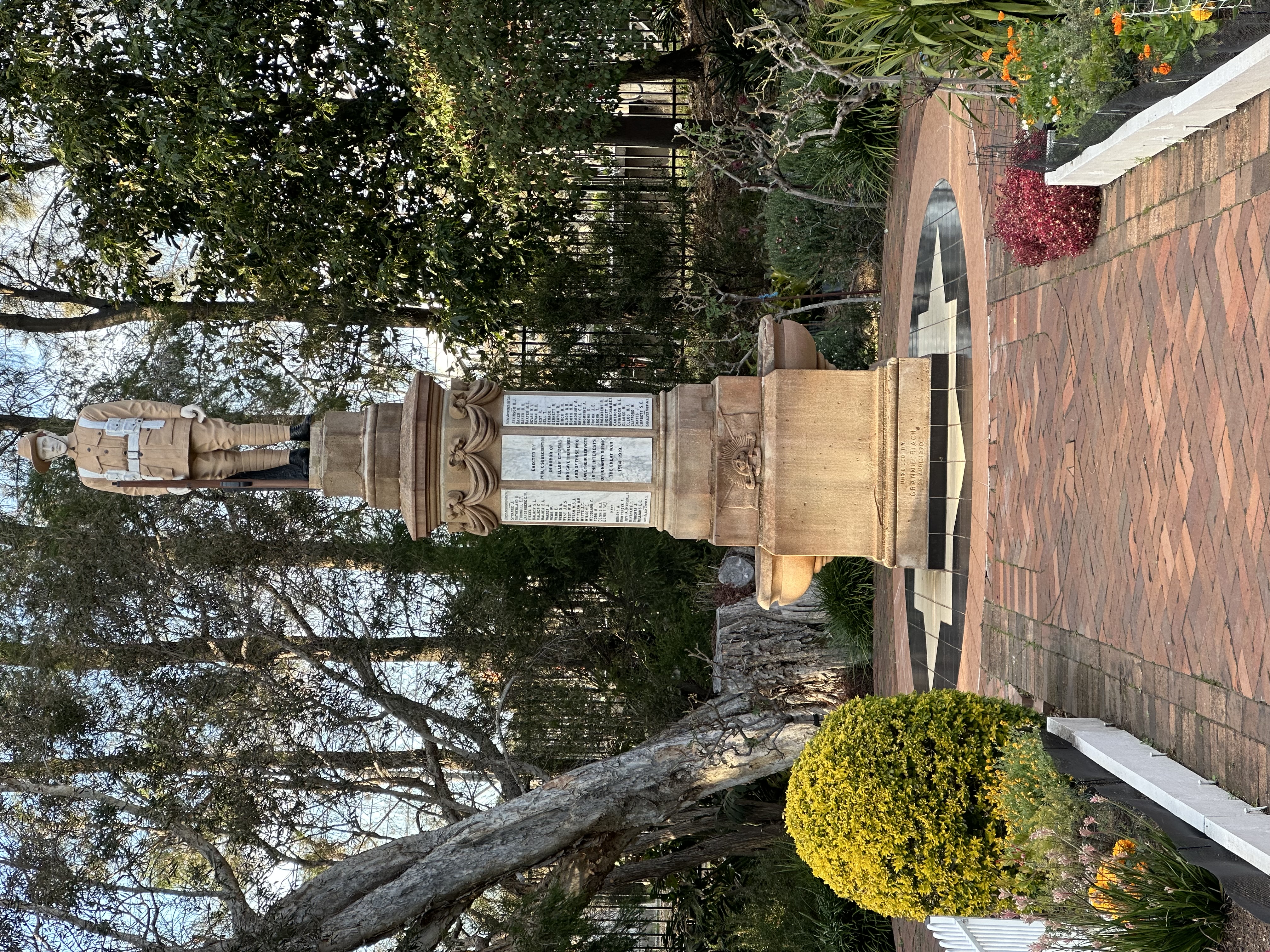 Sub-branch receives grant to restore war memorial in Thirroul