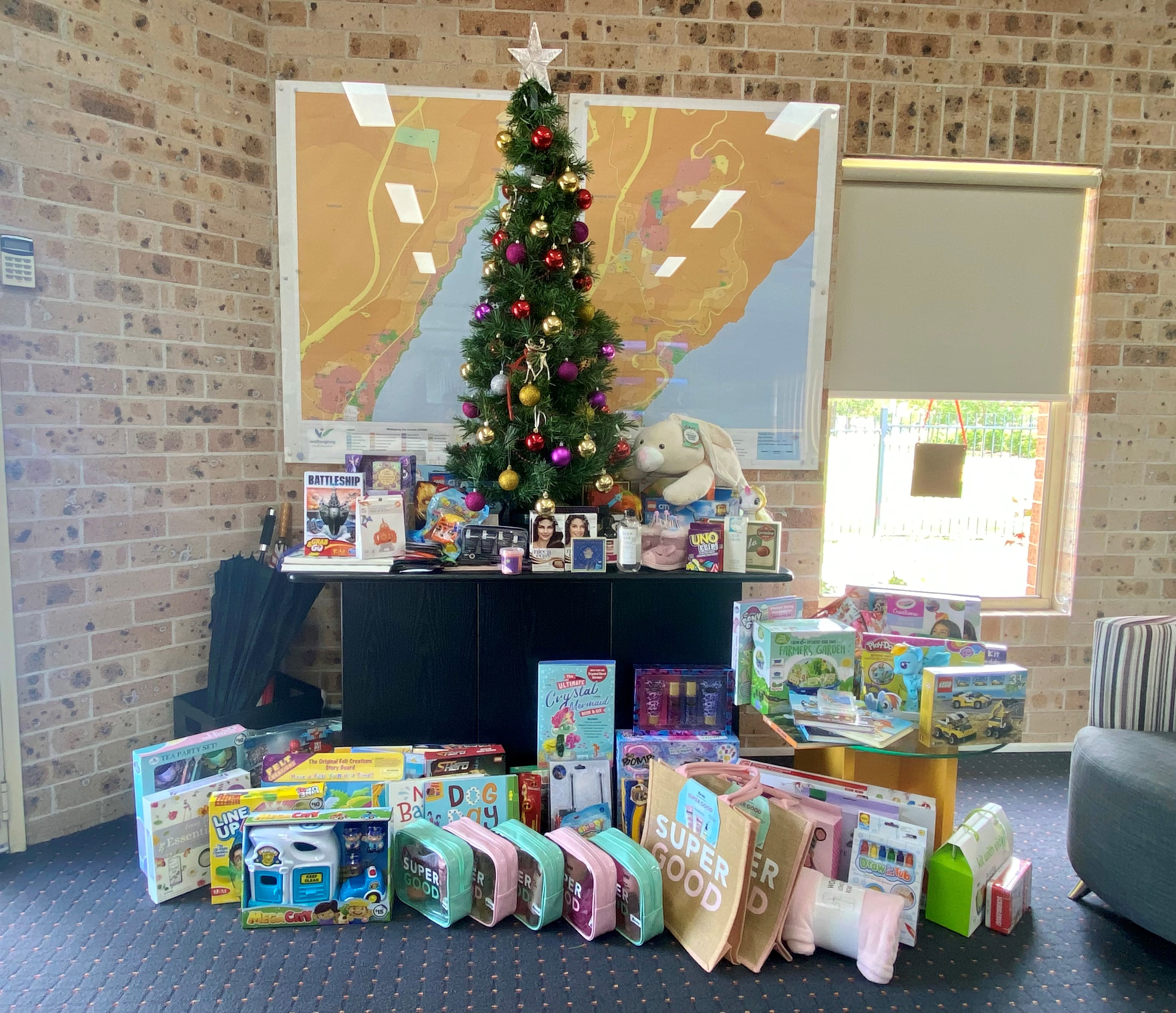 Donate to the Giving Tree at Raine & Horne Helensburgh  post image