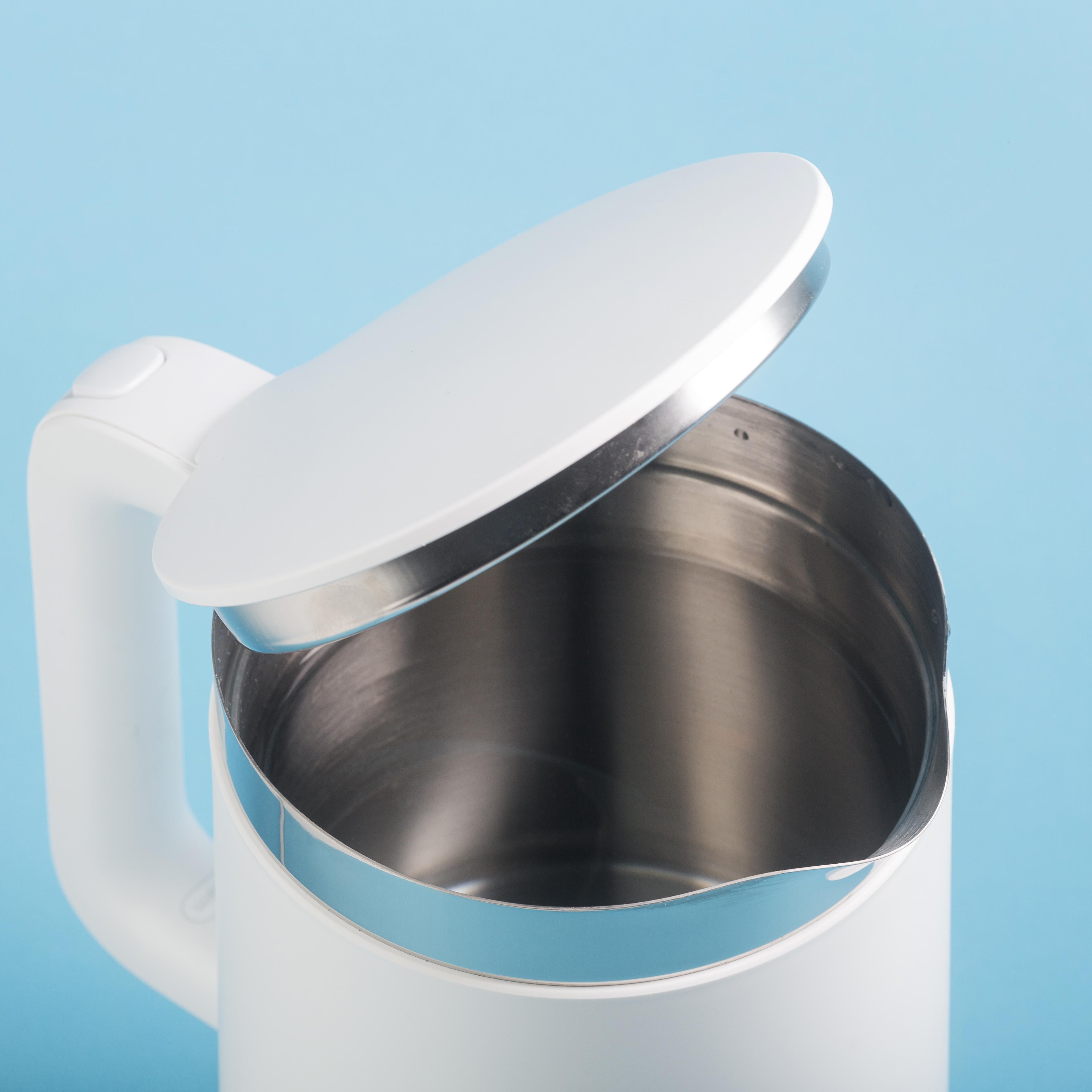 Is it okay to boil water more than once, or should you empty the kettle every time?  post image