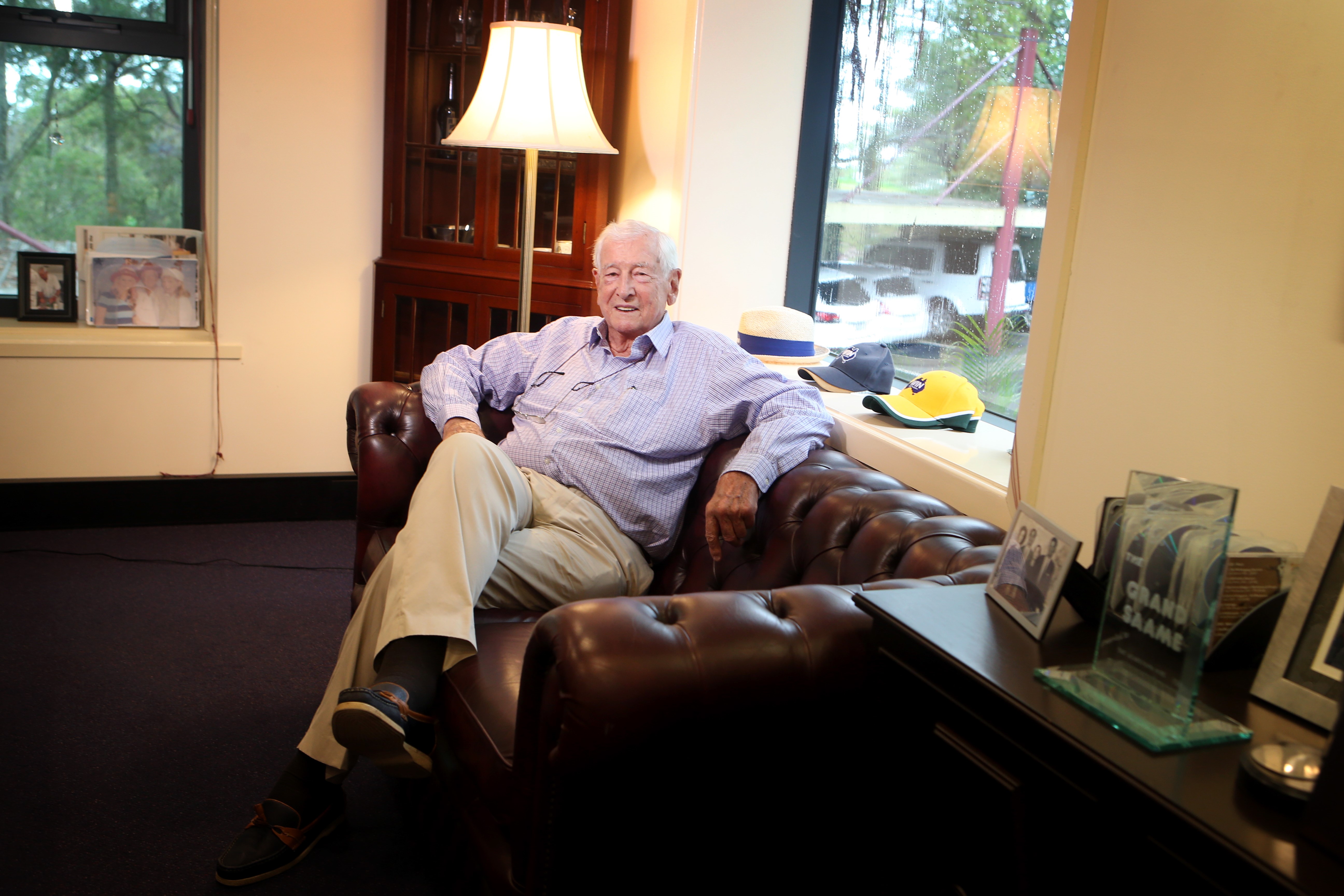 Acclaim for Bruce Gordon as WIN TV's 95-year-old owner steps back