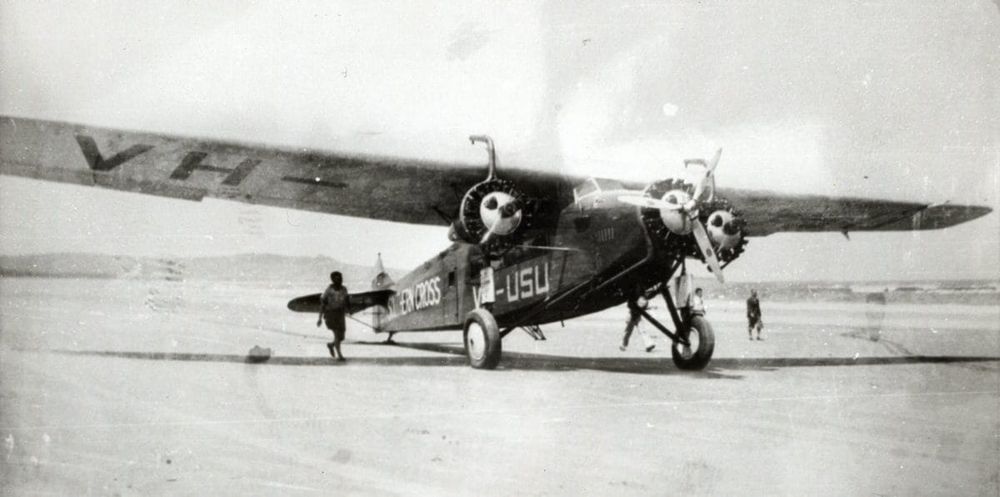 Presentation to honour aviation pioneers at HARS post image