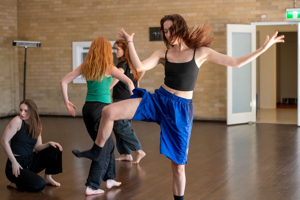 AUSTI. dancers poised to turn Coalcliff hall into a moving arts hub post image