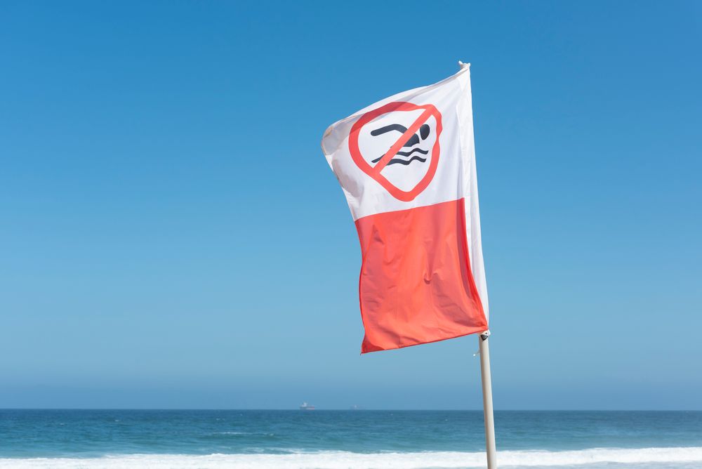 Dangerous surf closes all Wollongong swim beaches post image