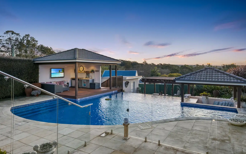 Palatial property sets record price for Helensburgh post image