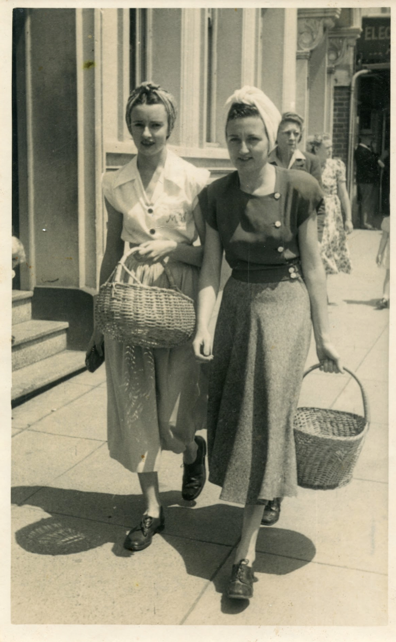 Artist seeks local street photography post image