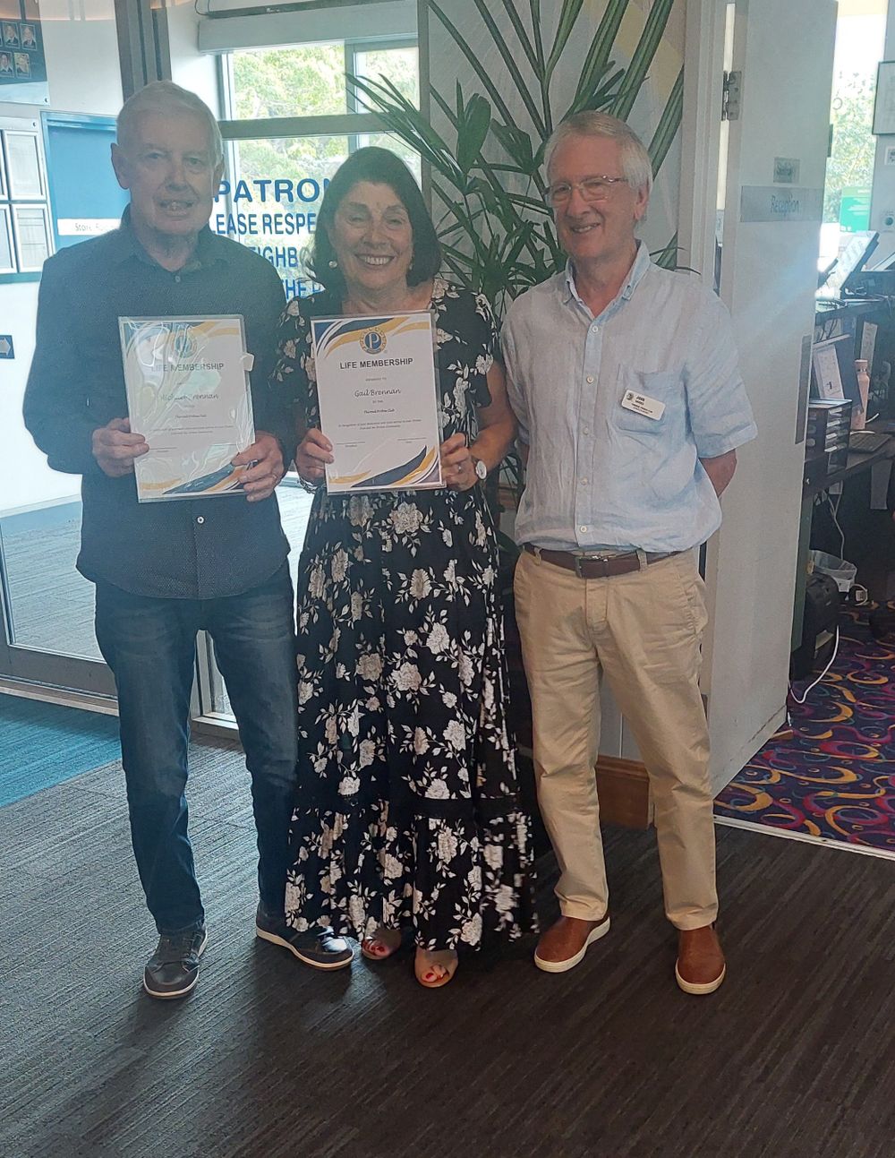 Thirroul Probus honours Mike and Gail Brennan with Life Membership post image