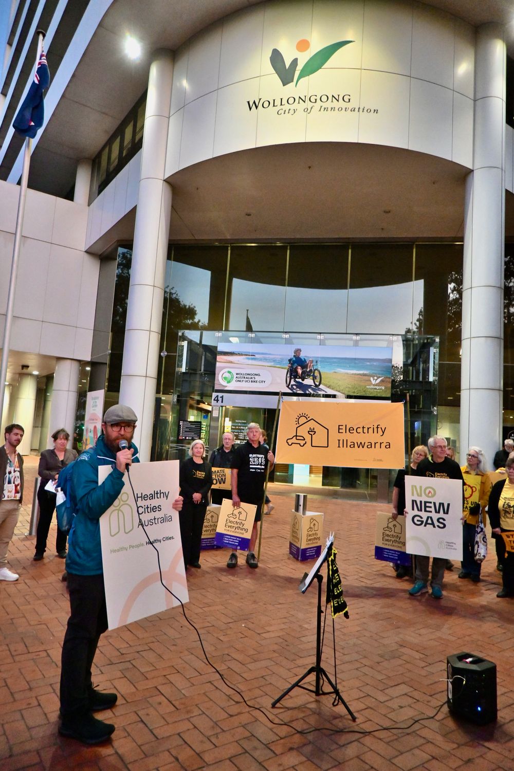 Wollongong City Council responds to calls to mandate all-electric new developments post image