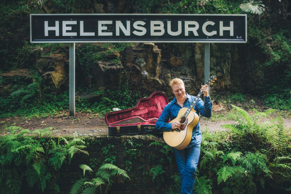 Helensburgh is a muse for singing star Darren Coggan post image