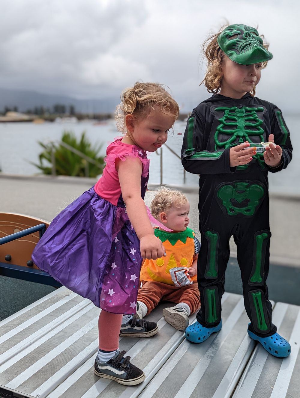 Happy Halloween, Monday readers post image