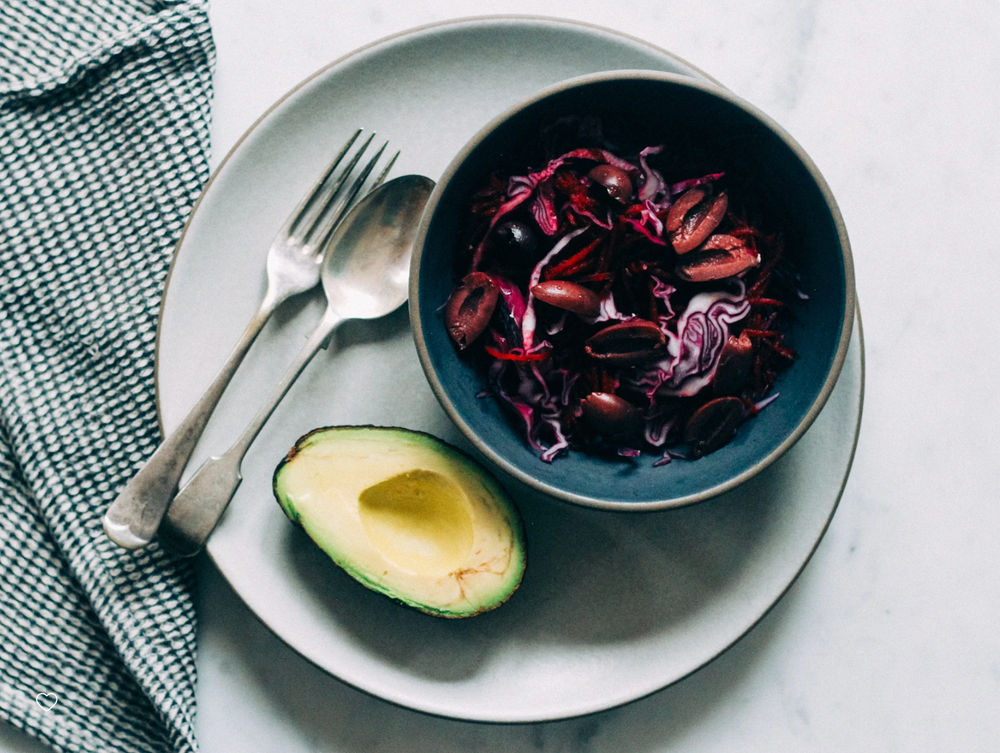 Make beetroot and olives salad with avocado post image