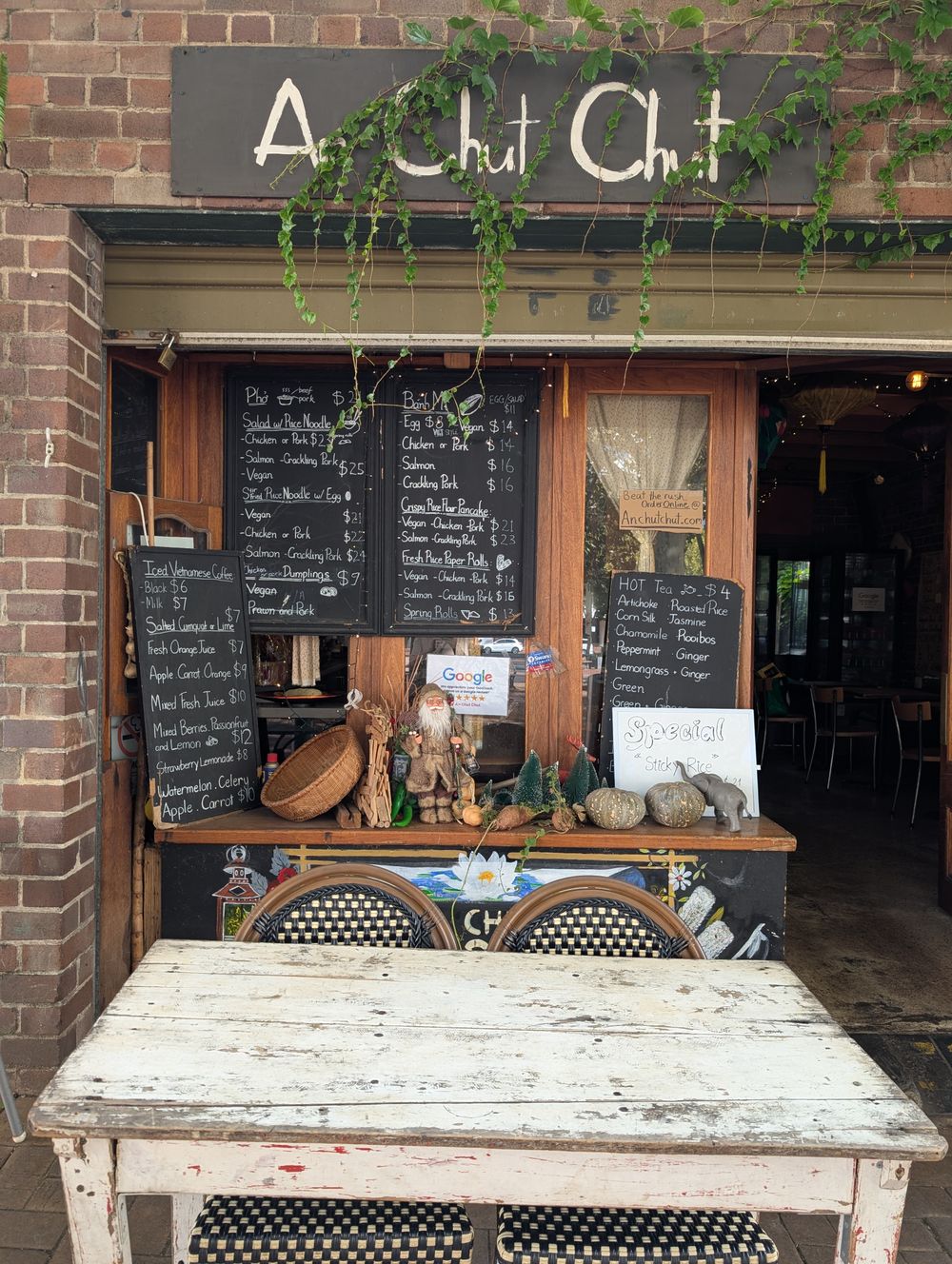 Around the world in Wollongong: 11 foodie favourites to visit this Harmony Week post image