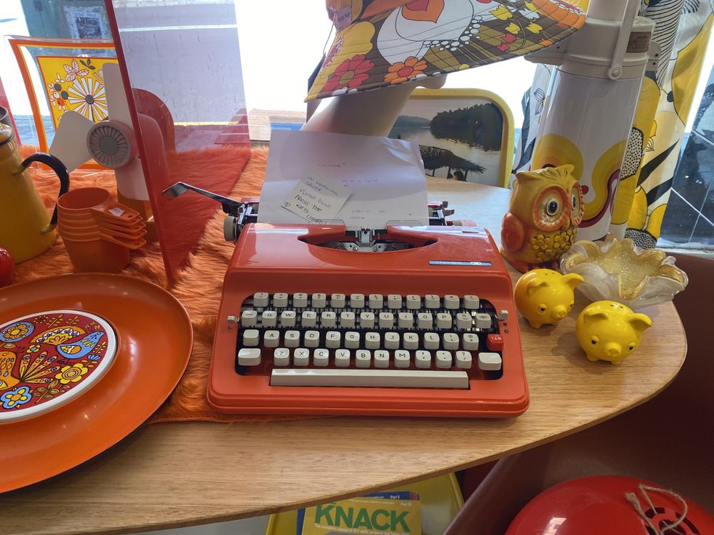 O Come All Ye Collectors: Find vintage stores you will adore post image