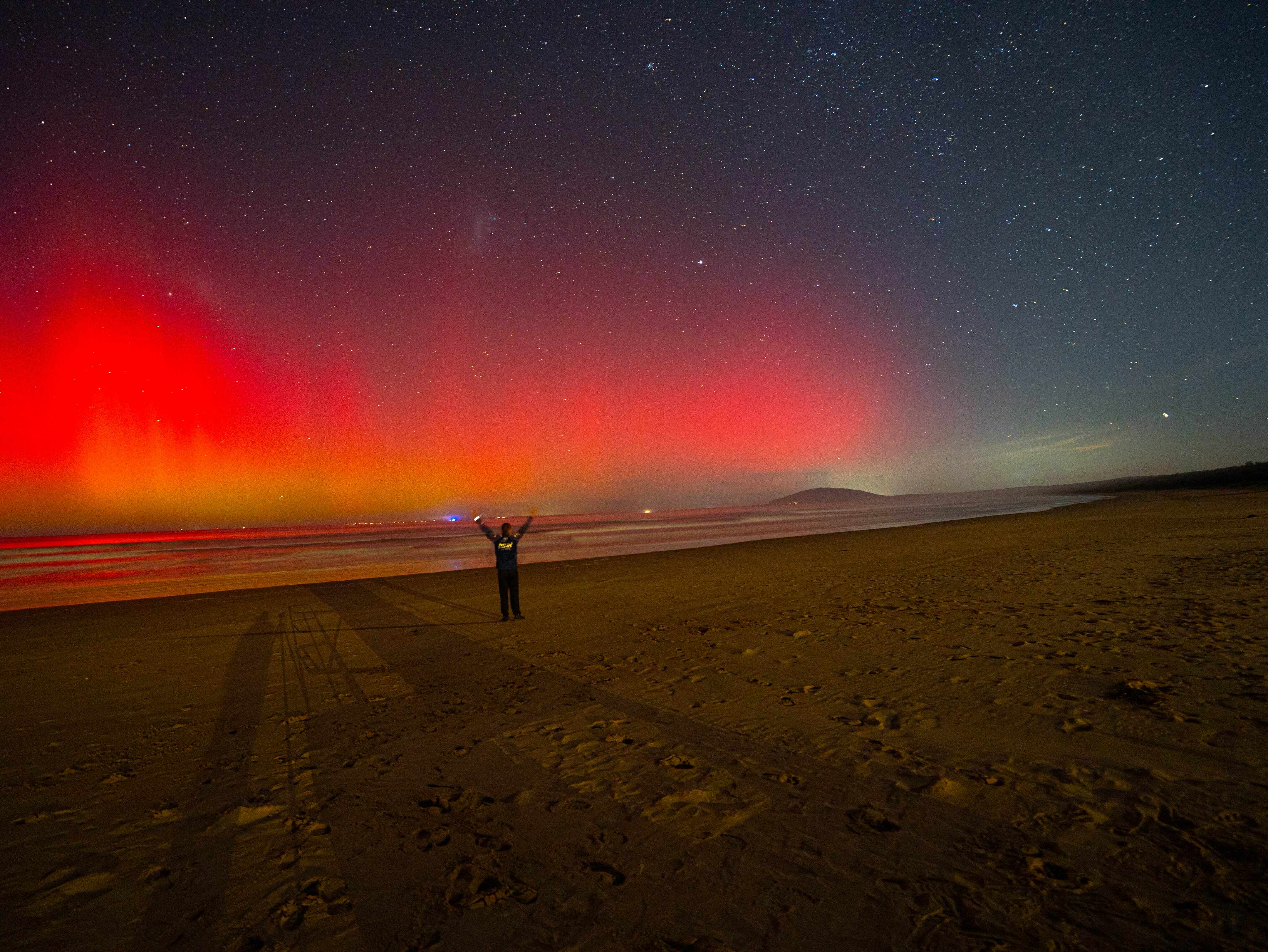 Thousands thrilled as Aurora Australis is visible throughout the Illawarra  post image