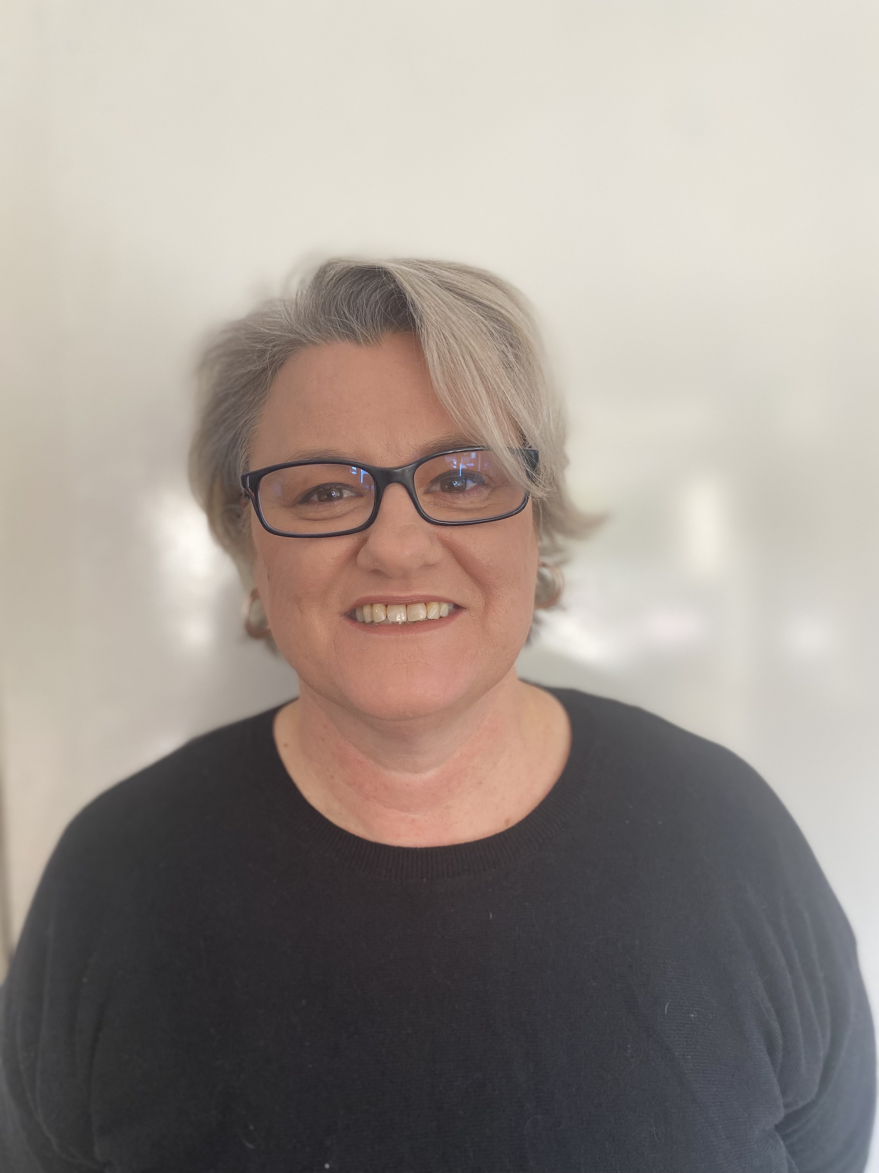 Lesley Roulston  profile image