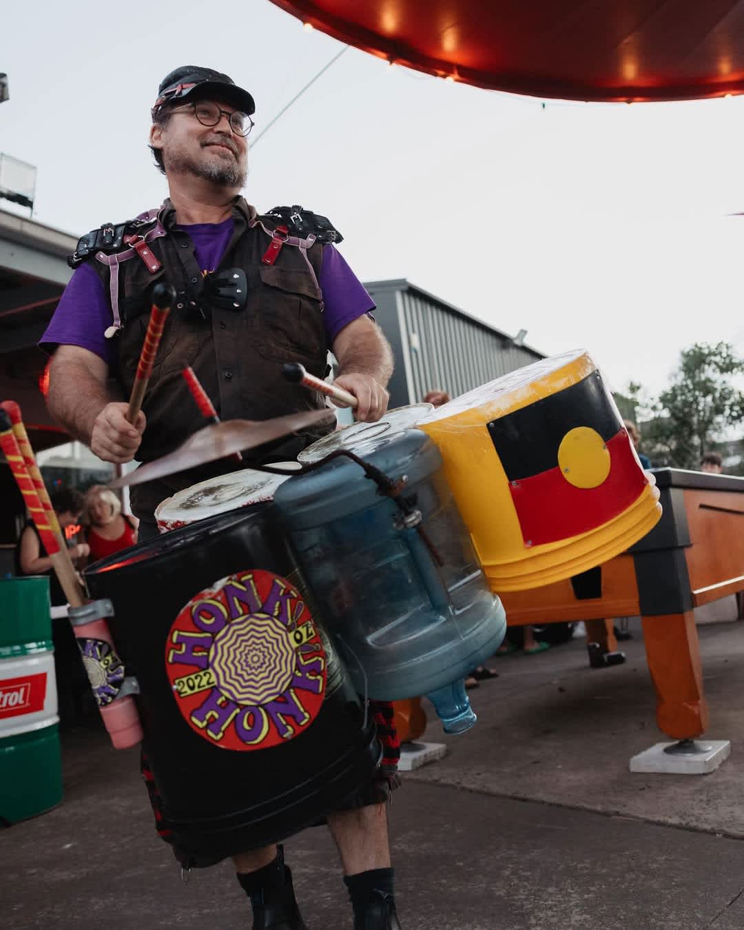 Ken Allen of Junkedelic playing at HONK! Oz 2024. Image by David Rooney. 