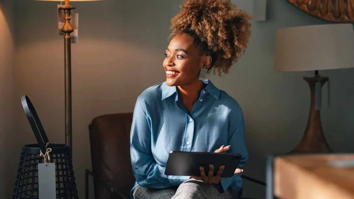 Growth engineer analyzing customer acquisition metrics and data - The Inspiration Space