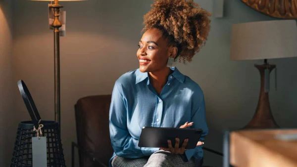 Growth engineer analyzing customer acquisition metrics and data - The Inspiration Space