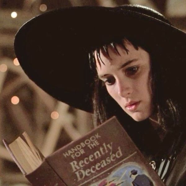 15 books on Lydia Deetz' TBR