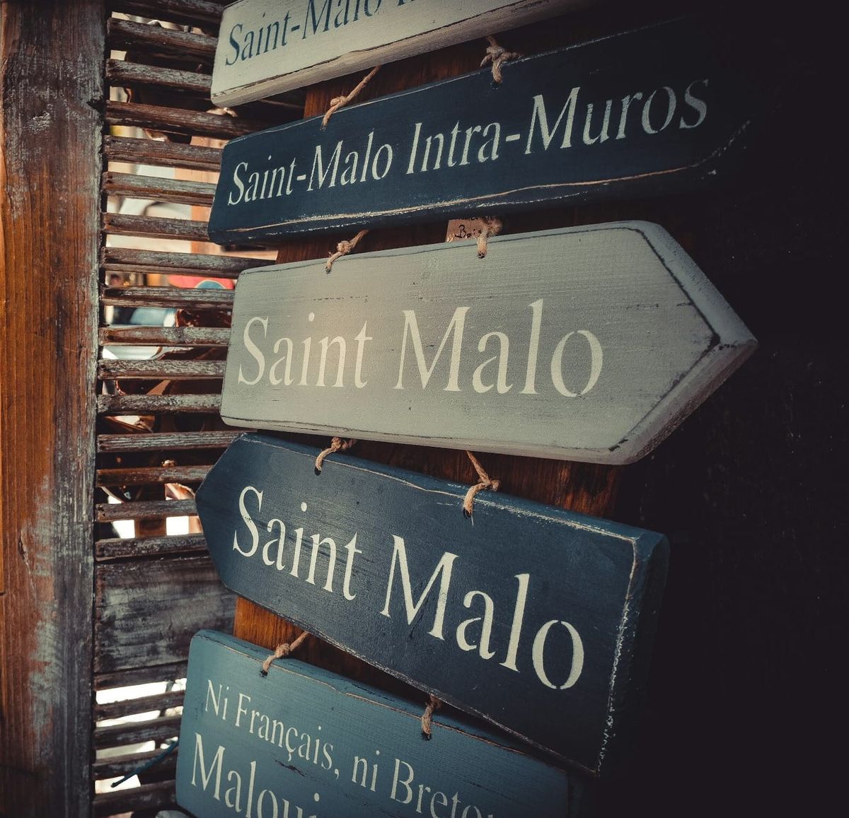 Saint Malo ville de France , station balnéaire et maritime