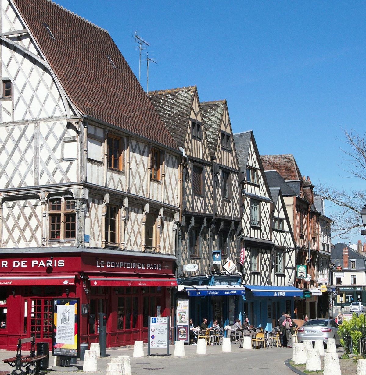 Bourges, ville d'art et d'histoire située en région Centre-Val de Loire 