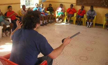 Ros meeting with children