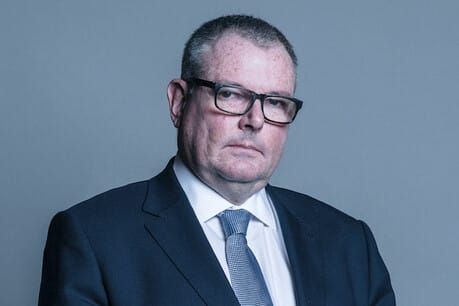 'Platforms should pay for news' a peer committee says