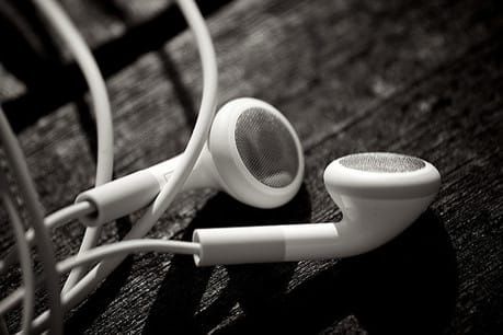 3 ways NPR and WNYC are experimenting with social audio