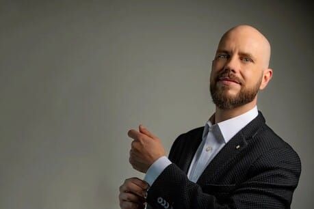 Algorithms are the new gatekeepers of information. The news industry needs to get its act together