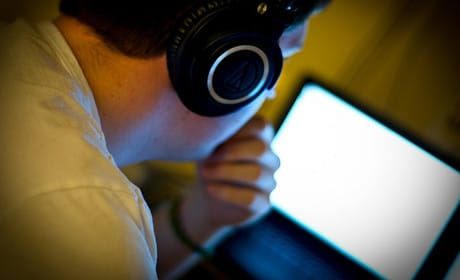 How are journalists at risk of vicarious trauma from UGC?