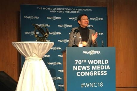 Maria Ressa, executive editor of Rappler, receives Golden Pen of Freedom